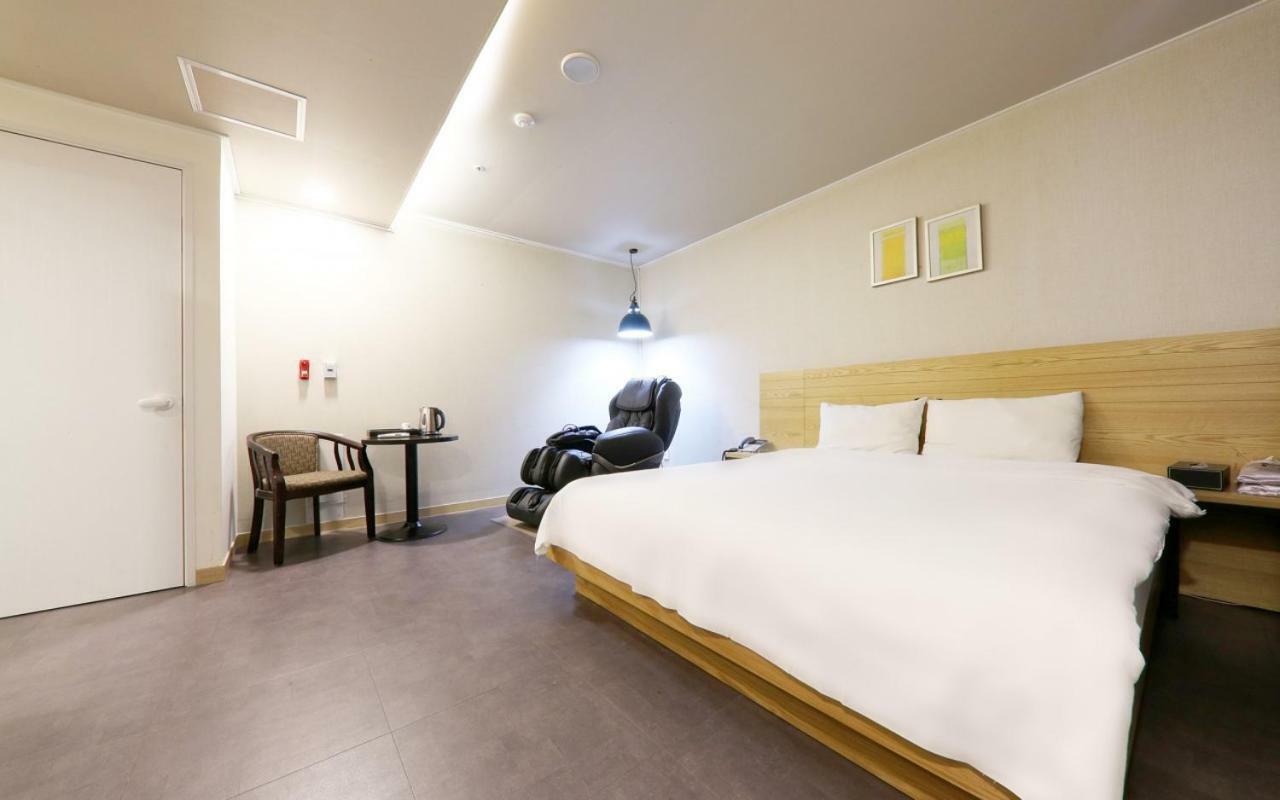 A7 Hotel Suwon Exteriér fotografie