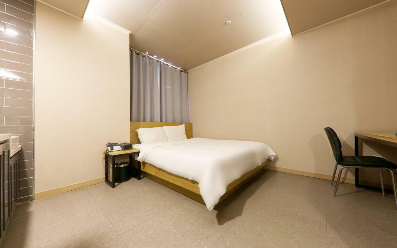 A7 Hotel Suwon Exteriér fotografie