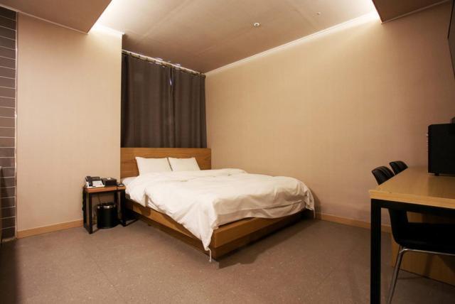 A7 Hotel Suwon Exteriér fotografie