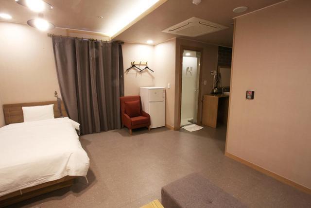 A7 Hotel Suwon Exteriér fotografie